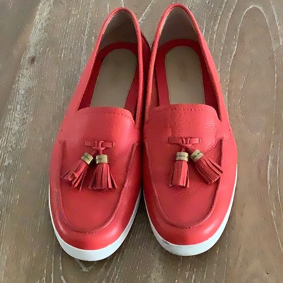 Shoe - Picture 1 of 1